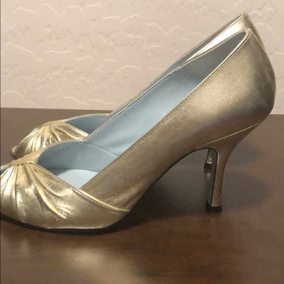 Cynthia Rowley - Picture 2 of 6